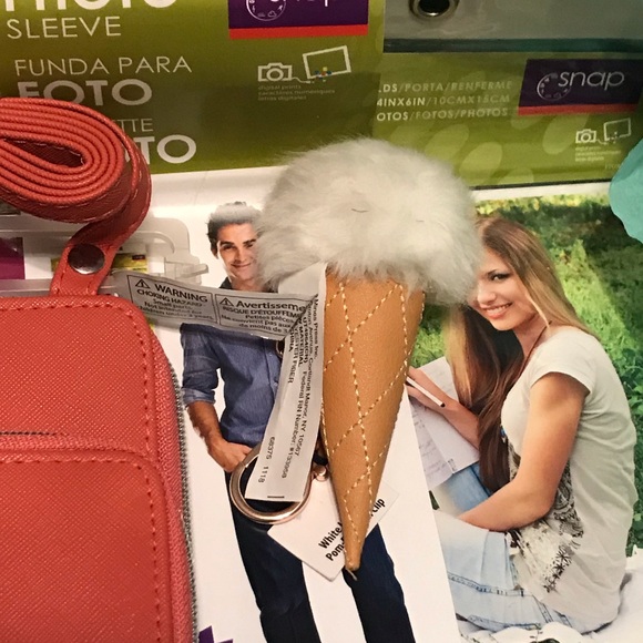 Large Flat Rate Box 26 New Items For the Ladies - Picture 6 of 16